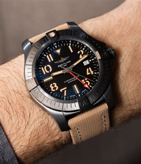 breitling avenger watch review